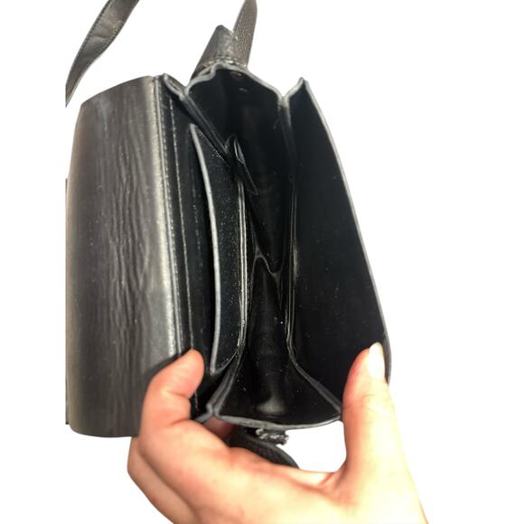 UO Black Mini Saddle Crossbody Bag Flap Pebbled
Faux Leather - Picture 6 of 7